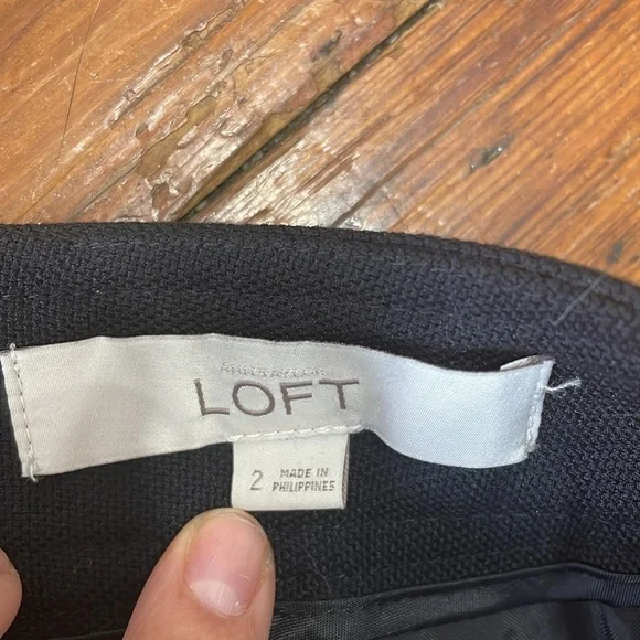 Anne Taylor Loft Sailor Pencil Black and Gold Skirt with gold buttons size 2 - Picture 7 of 10